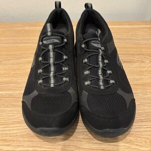 Skechers Air-Cooled Arch Fit Black Slip-On Tennis Shoes Size 9